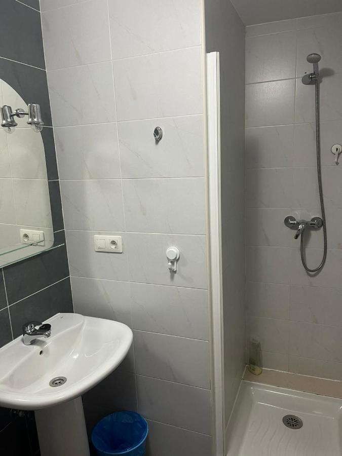 Albergue Alfonso II Melide Exteriör bild